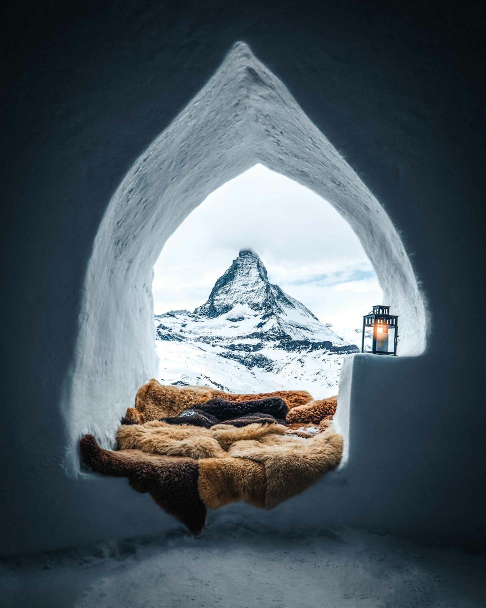Alpine Lounge